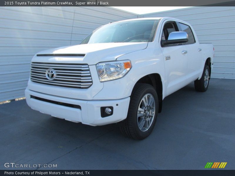Front 3/4 View of 2015 Tundra Platinum CrewMax
