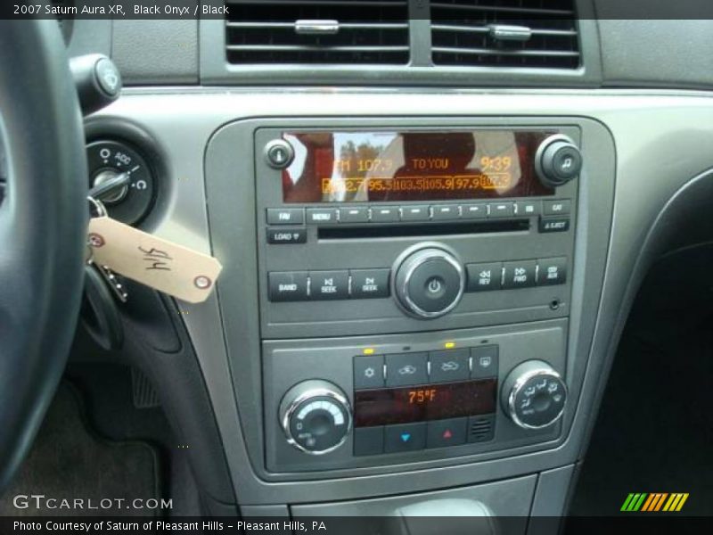 Black Onyx / Black 2007 Saturn Aura XR