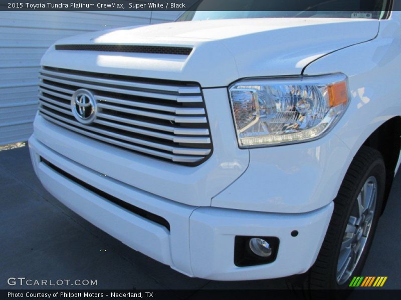 Super White / Black 2015 Toyota Tundra Platinum CrewMax