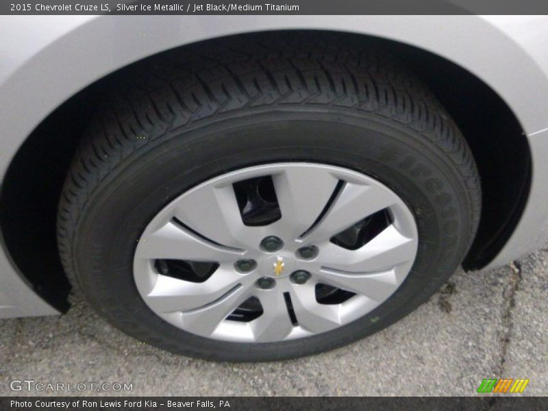 Silver Ice Metallic / Jet Black/Medium Titanium 2015 Chevrolet Cruze LS