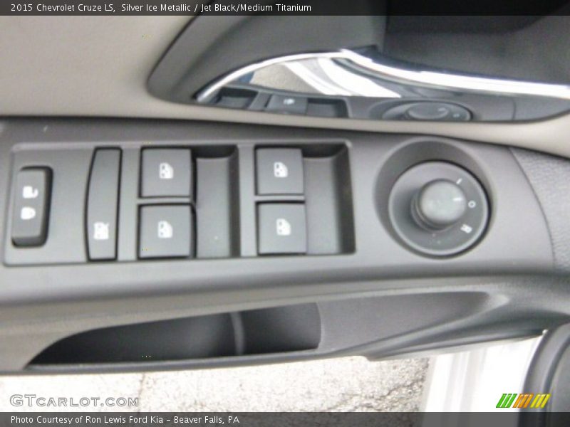 Silver Ice Metallic / Jet Black/Medium Titanium 2015 Chevrolet Cruze LS