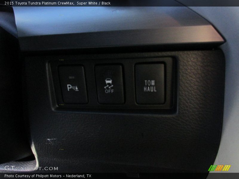 Super White / Black 2015 Toyota Tundra Platinum CrewMax