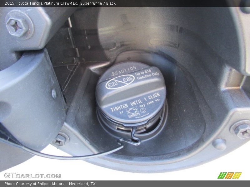 Super White / Black 2015 Toyota Tundra Platinum CrewMax