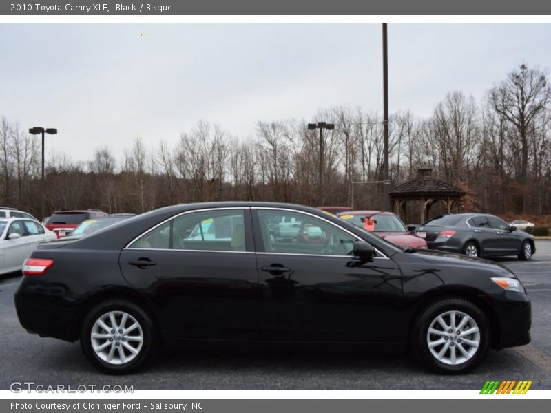 Black / Bisque 2010 Toyota Camry XLE