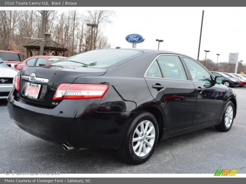 Black / Bisque 2010 Toyota Camry XLE