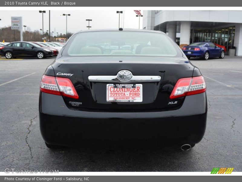 Black / Bisque 2010 Toyota Camry XLE