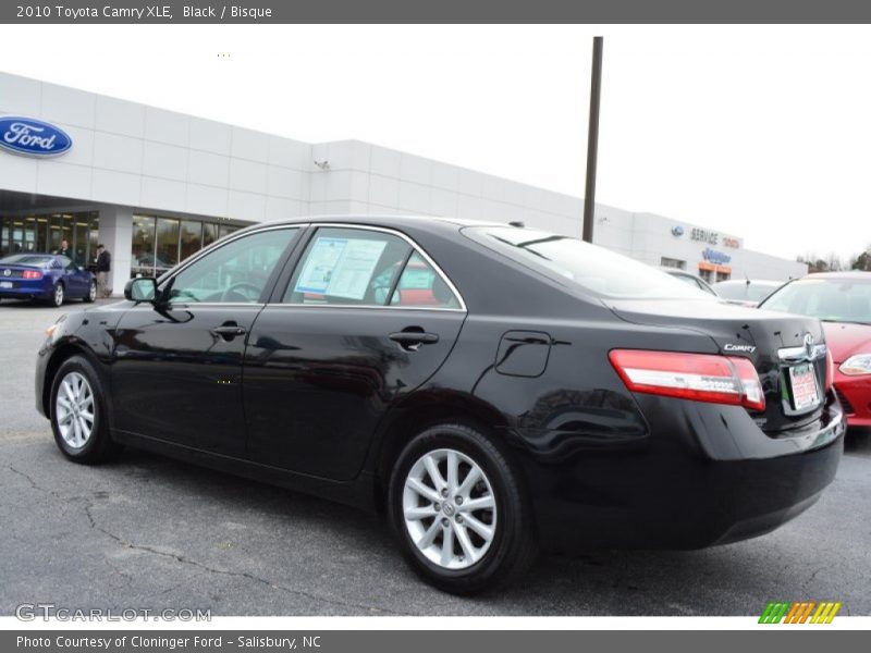 Black / Bisque 2010 Toyota Camry XLE