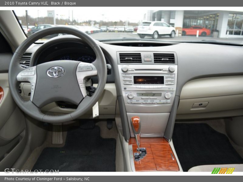 Black / Bisque 2010 Toyota Camry XLE