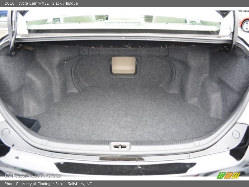 Black / Bisque 2010 Toyota Camry XLE