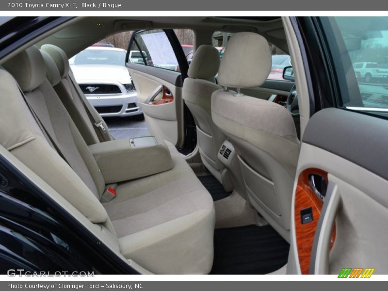 Black / Bisque 2010 Toyota Camry XLE