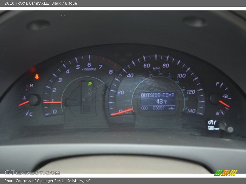 Black / Bisque 2010 Toyota Camry XLE