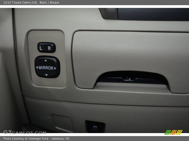 Black / Bisque 2010 Toyota Camry XLE