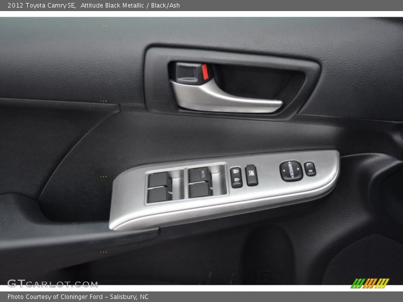 Attitude Black Metallic / Black/Ash 2012 Toyota Camry SE