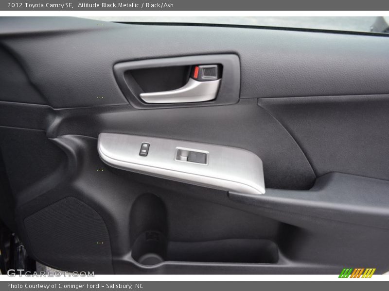 Attitude Black Metallic / Black/Ash 2012 Toyota Camry SE