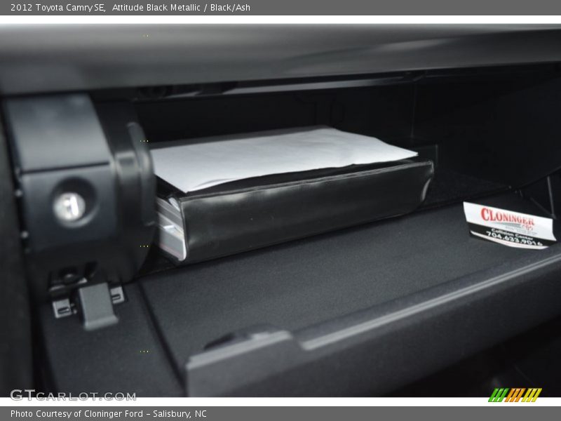 Attitude Black Metallic / Black/Ash 2012 Toyota Camry SE