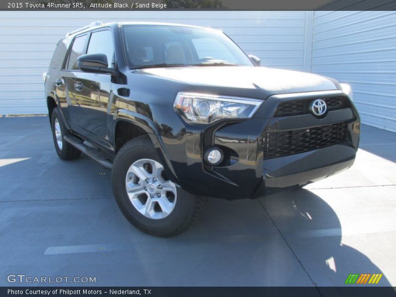 Front 3/4 View of 2015 4Runner SR5