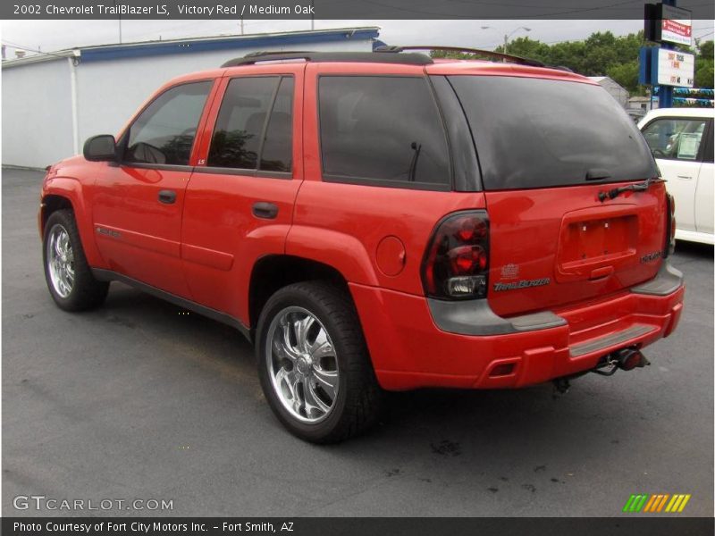 Victory Red / Medium Oak 2002 Chevrolet TrailBlazer LS