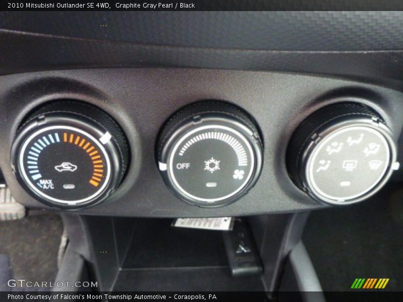 Graphite Gray Pearl / Black 2010 Mitsubishi Outlander SE 4WD