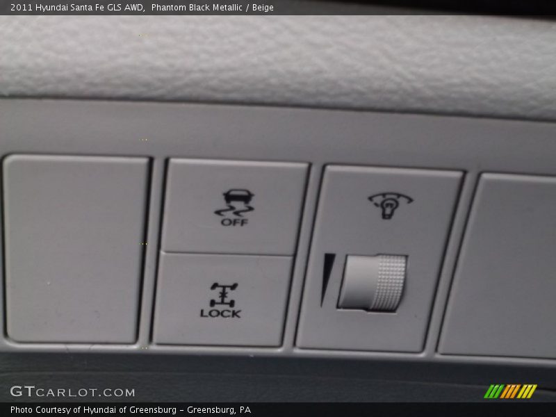 Phantom Black Metallic / Beige 2011 Hyundai Santa Fe GLS AWD