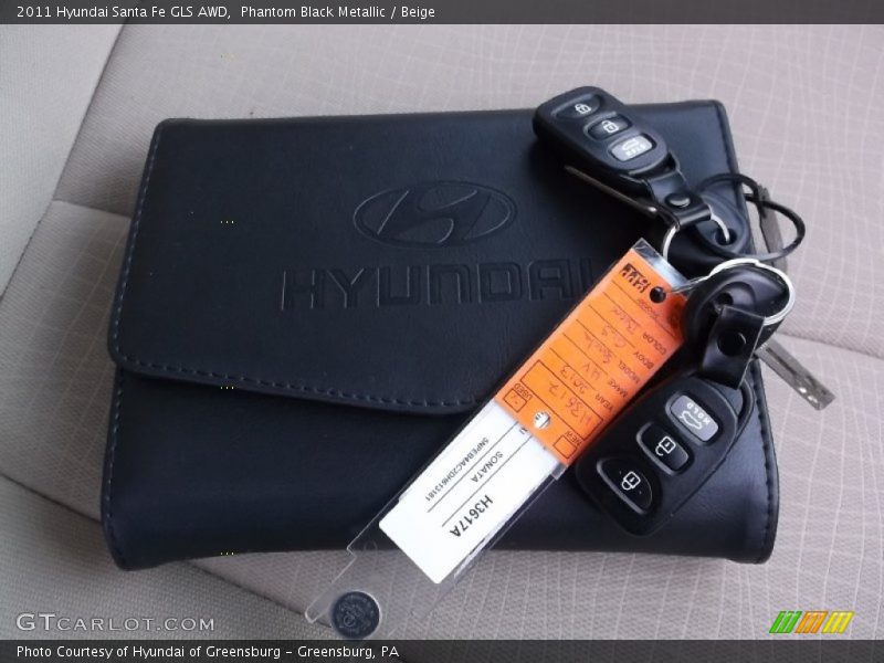 Phantom Black Metallic / Beige 2011 Hyundai Santa Fe GLS AWD