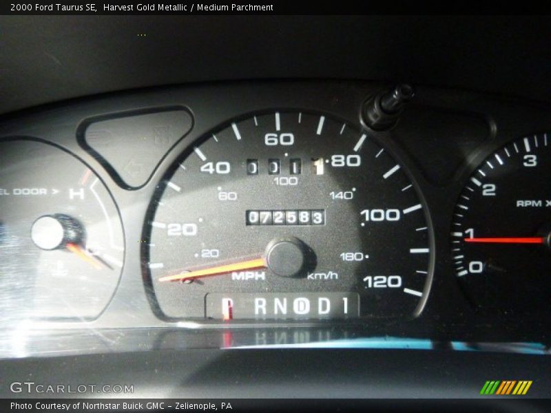 Harvest Gold Metallic / Medium Parchment 2000 Ford Taurus SE