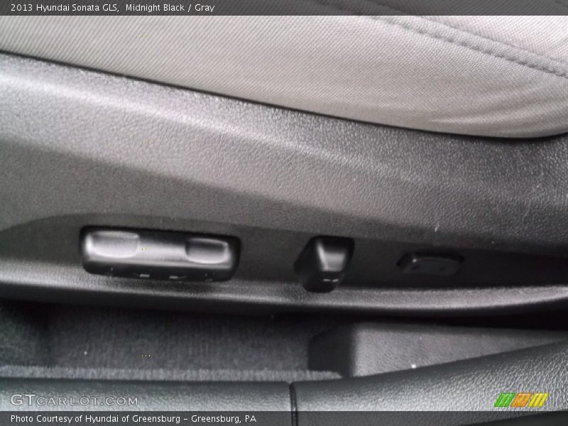 Midnight Black / Gray 2013 Hyundai Sonata GLS