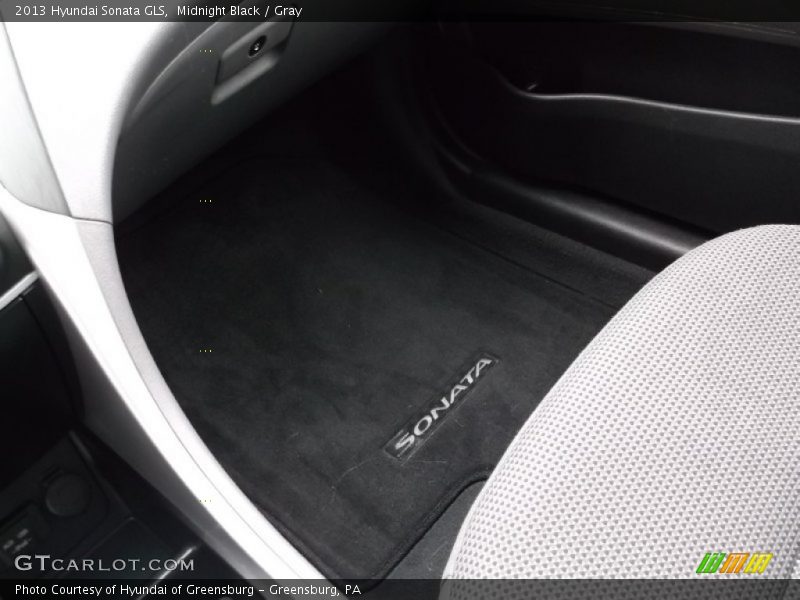 Midnight Black / Gray 2013 Hyundai Sonata GLS