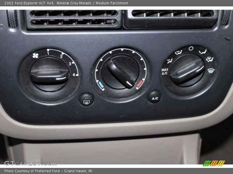 Mineral Grey Metallic / Medium Parchment 2002 Ford Explorer XLT 4x4