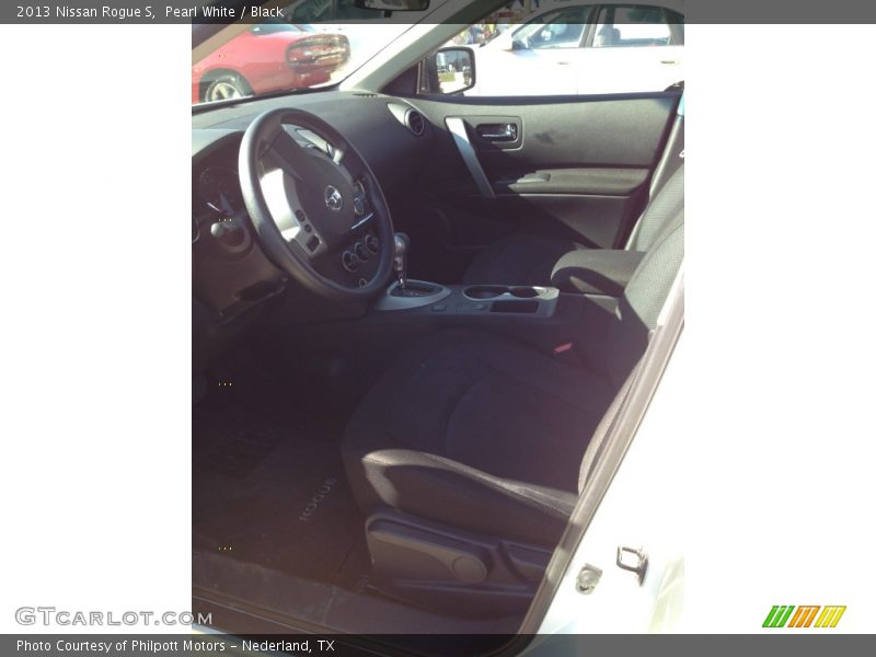 Pearl White / Black 2013 Nissan Rogue S