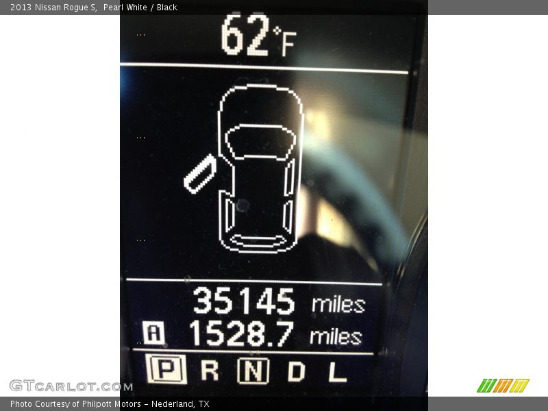 Pearl White / Black 2013 Nissan Rogue S