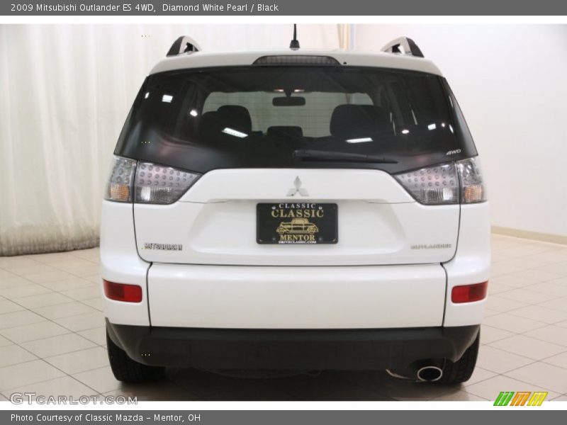 Diamond White Pearl / Black 2009 Mitsubishi Outlander ES 4WD