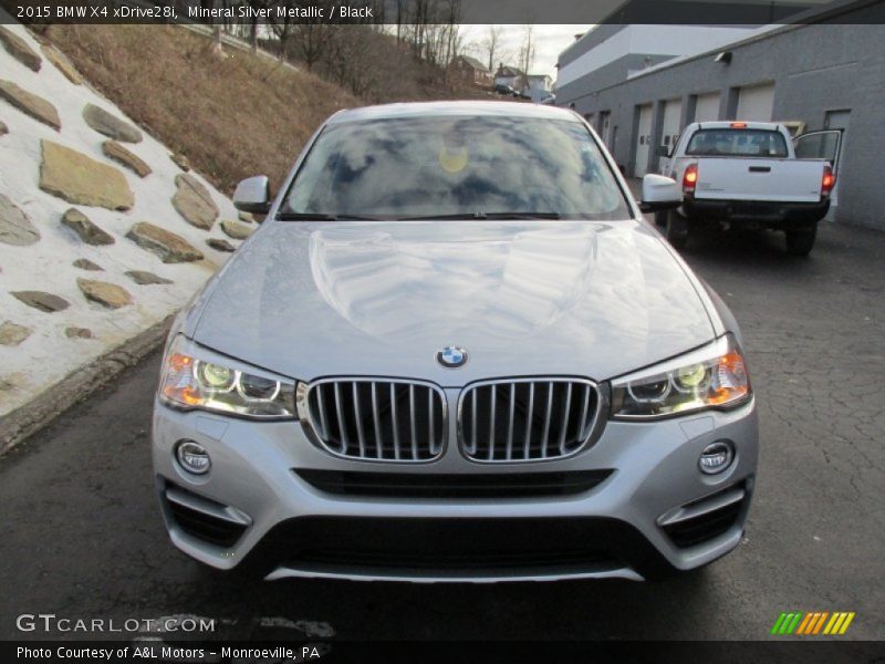 Mineral Silver Metallic / Black 2015 BMW X4 xDrive28i