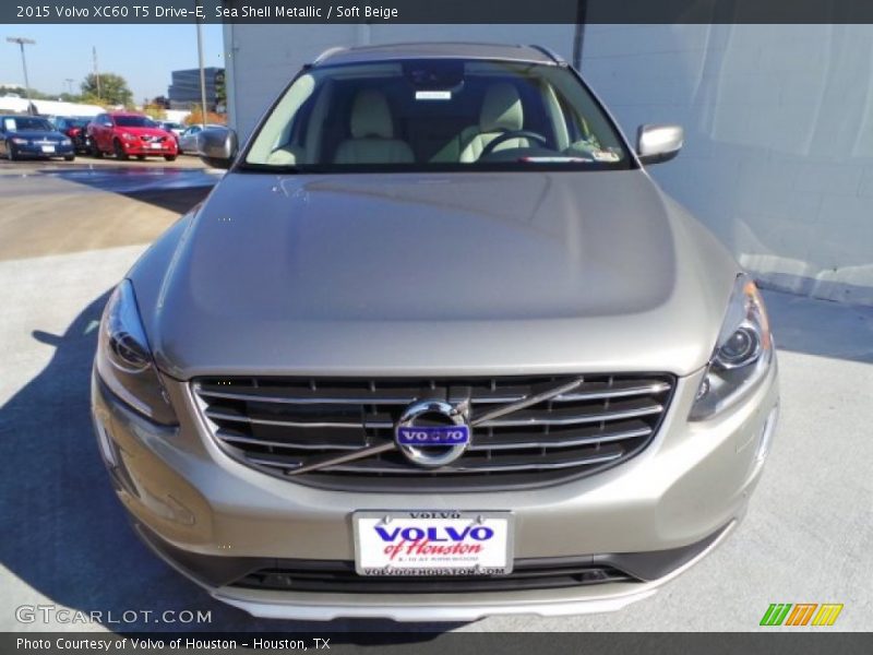 Sea Shell Metallic / Soft Beige 2015 Volvo XC60 T5 Drive-E