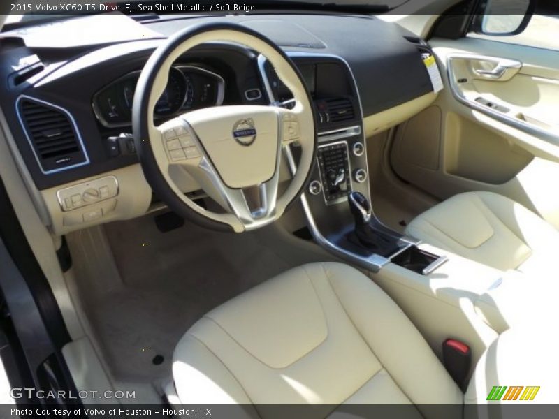 Sea Shell Metallic / Soft Beige 2015 Volvo XC60 T5 Drive-E
