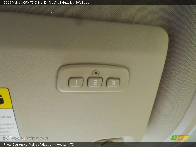 Sea Shell Metallic / Soft Beige 2015 Volvo XC60 T5 Drive-E