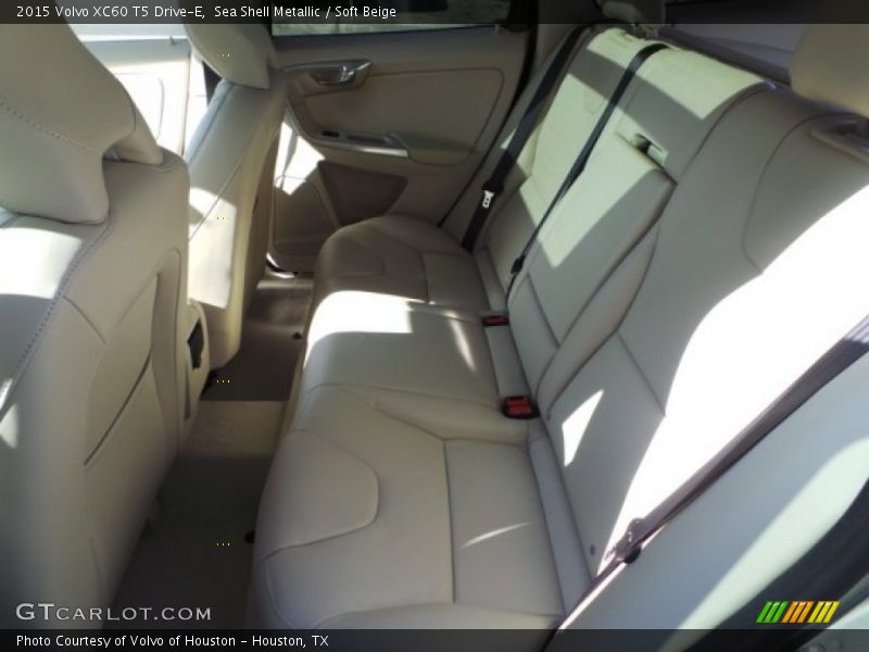 Sea Shell Metallic / Soft Beige 2015 Volvo XC60 T5 Drive-E