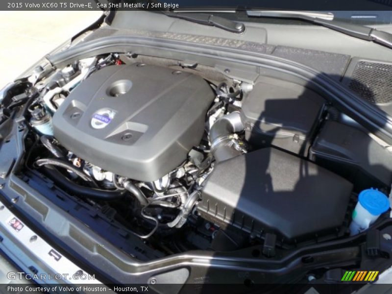 Sea Shell Metallic / Soft Beige 2015 Volvo XC60 T5 Drive-E