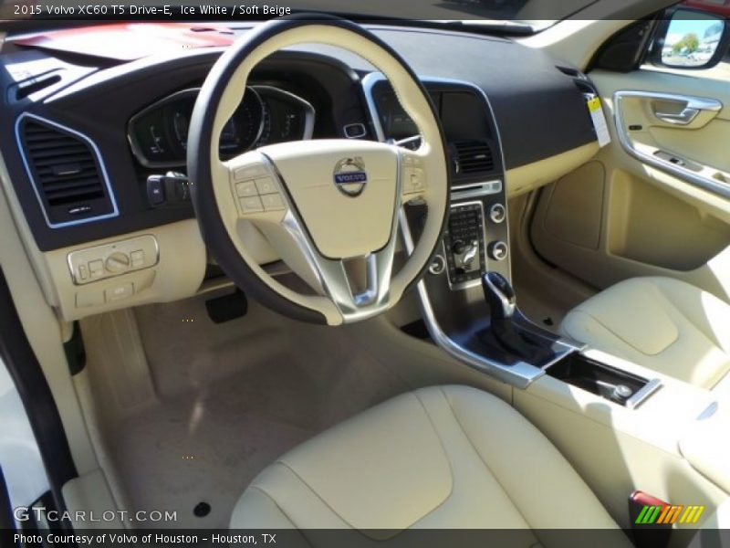 Ice White / Soft Beige 2015 Volvo XC60 T5 Drive-E