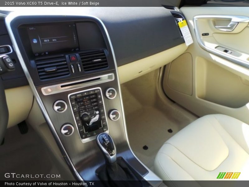 Ice White / Soft Beige 2015 Volvo XC60 T5 Drive-E