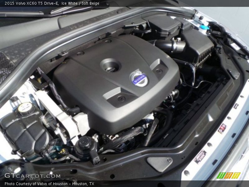 Ice White / Soft Beige 2015 Volvo XC60 T5 Drive-E
