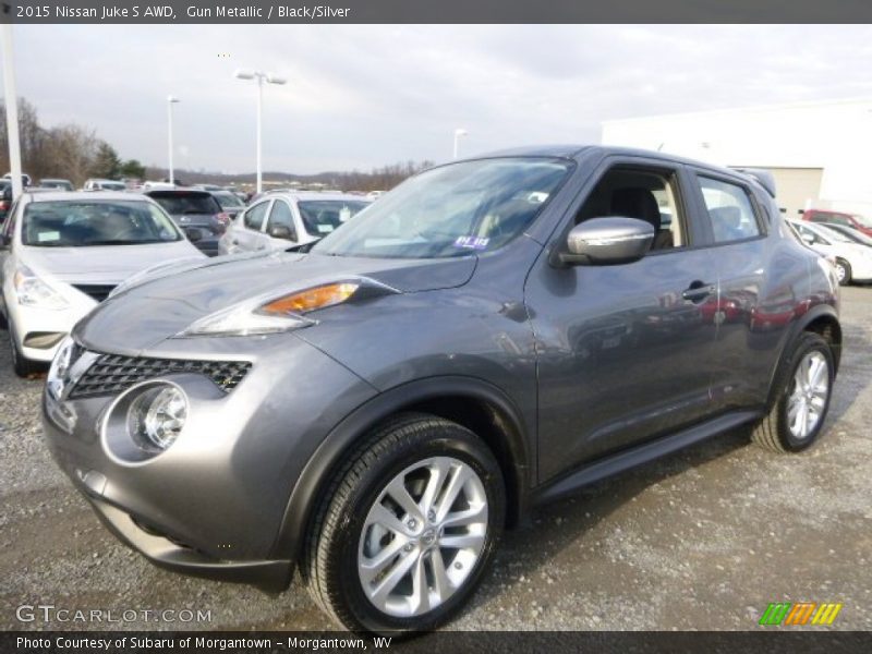 Front 3/4 View of 2015 Juke S AWD