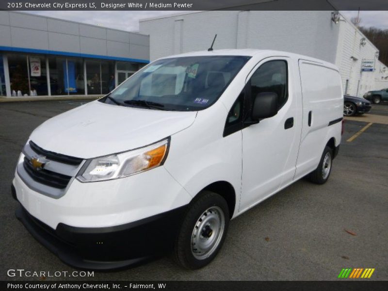 Front 3/4 View of 2015 City Express LS