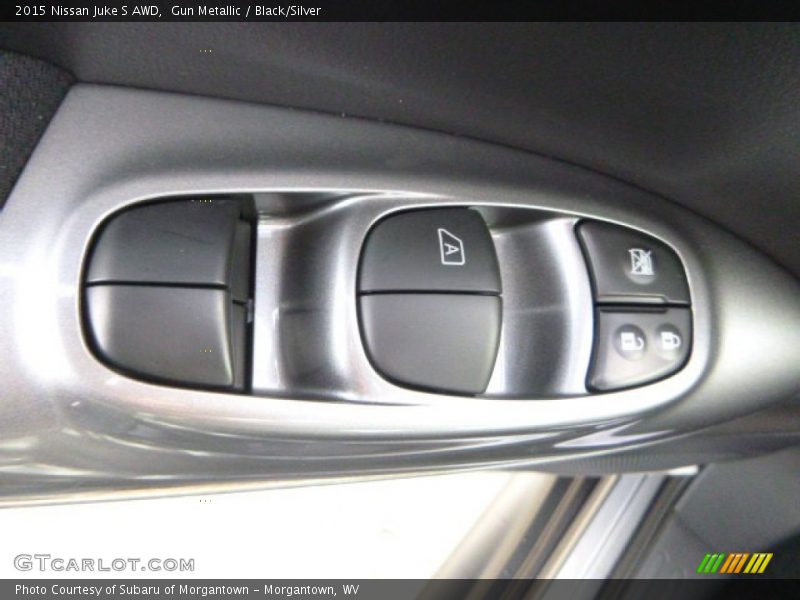 Gun Metallic / Black/Silver 2015 Nissan Juke S AWD