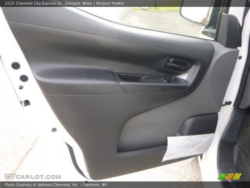 Designer White / Medium Pewter 2015 Chevrolet City Express LS