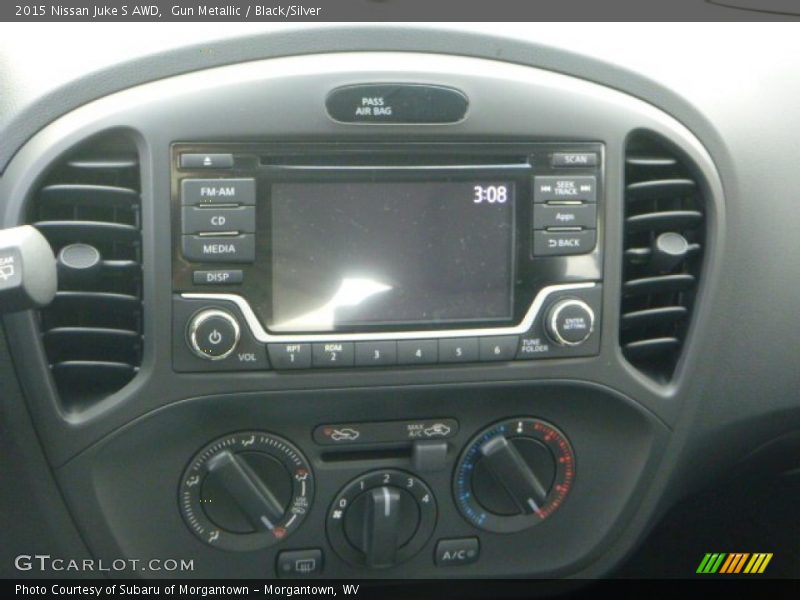 Gun Metallic / Black/Silver 2015 Nissan Juke S AWD