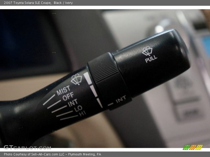 Black / Ivory 2007 Toyota Solara SLE Coupe