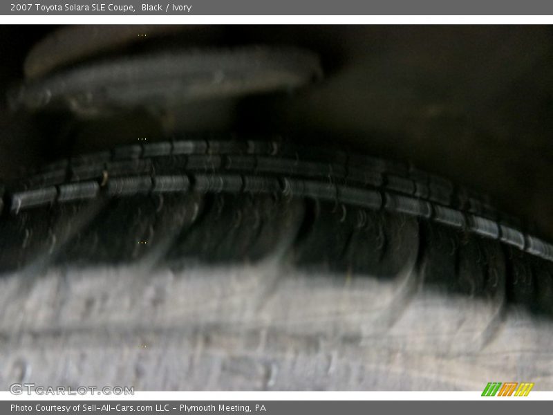 Black / Ivory 2007 Toyota Solara SLE Coupe