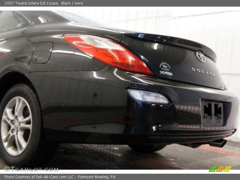 Black / Ivory 2007 Toyota Solara SLE Coupe