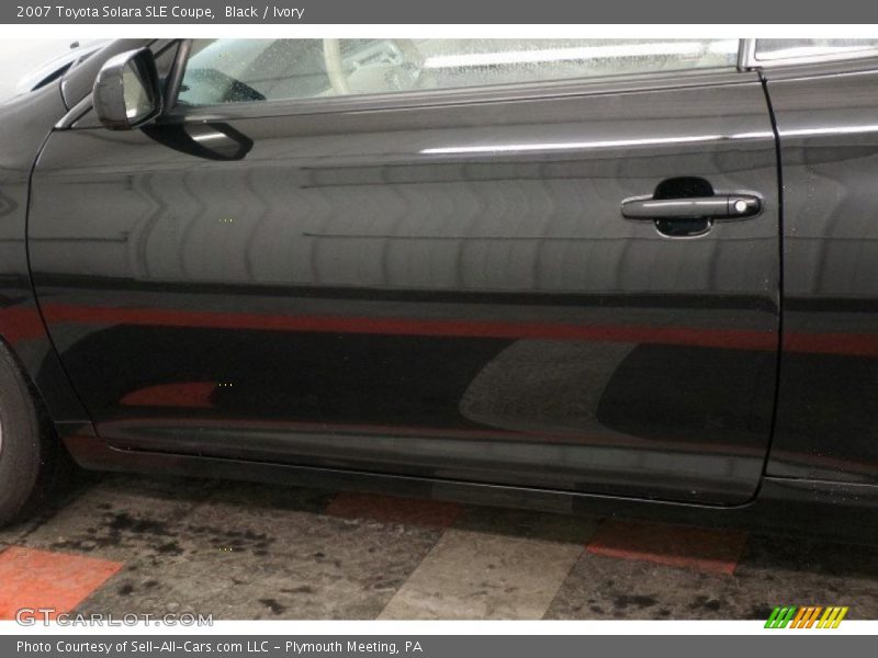 Black / Ivory 2007 Toyota Solara SLE Coupe