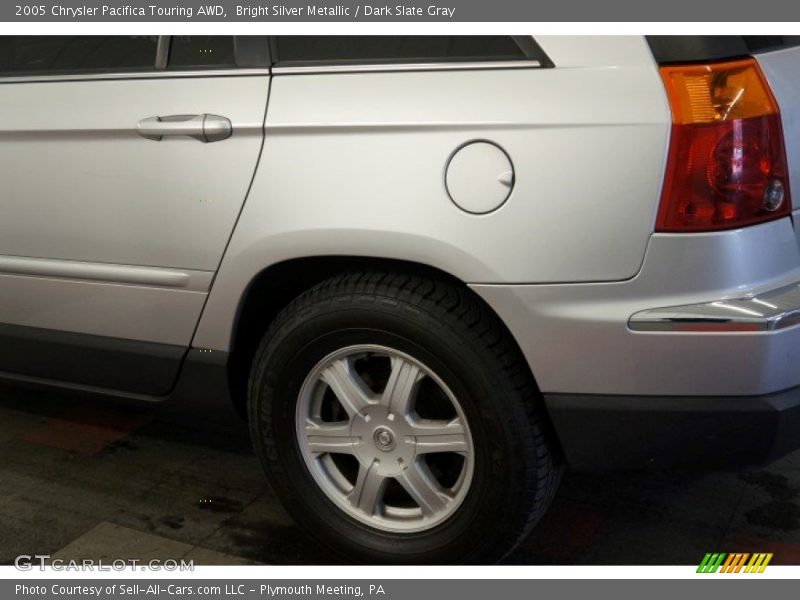 Bright Silver Metallic / Dark Slate Gray 2005 Chrysler Pacifica Touring AWD